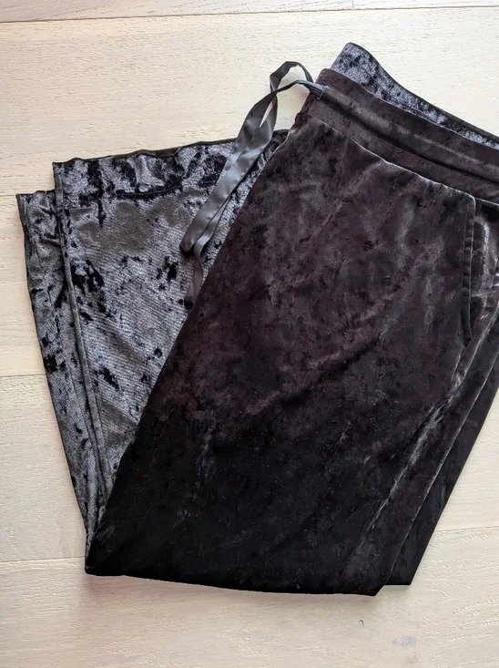 torrid Black Velvet Sleep Pants - Picture 1 of 3